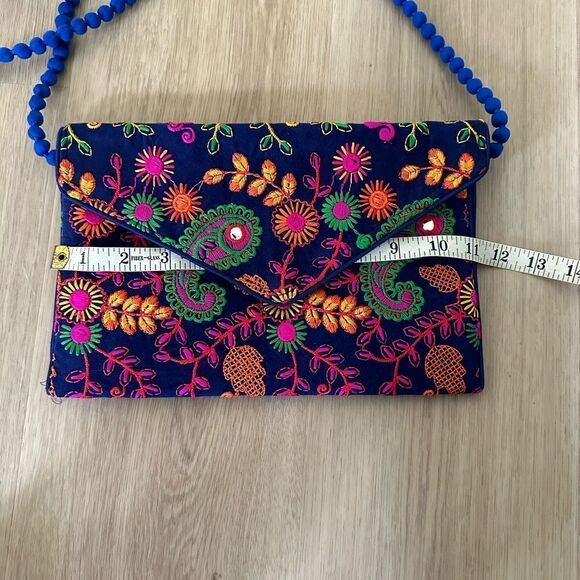 Ethnic style crossbody bag - Picture 2 of 3